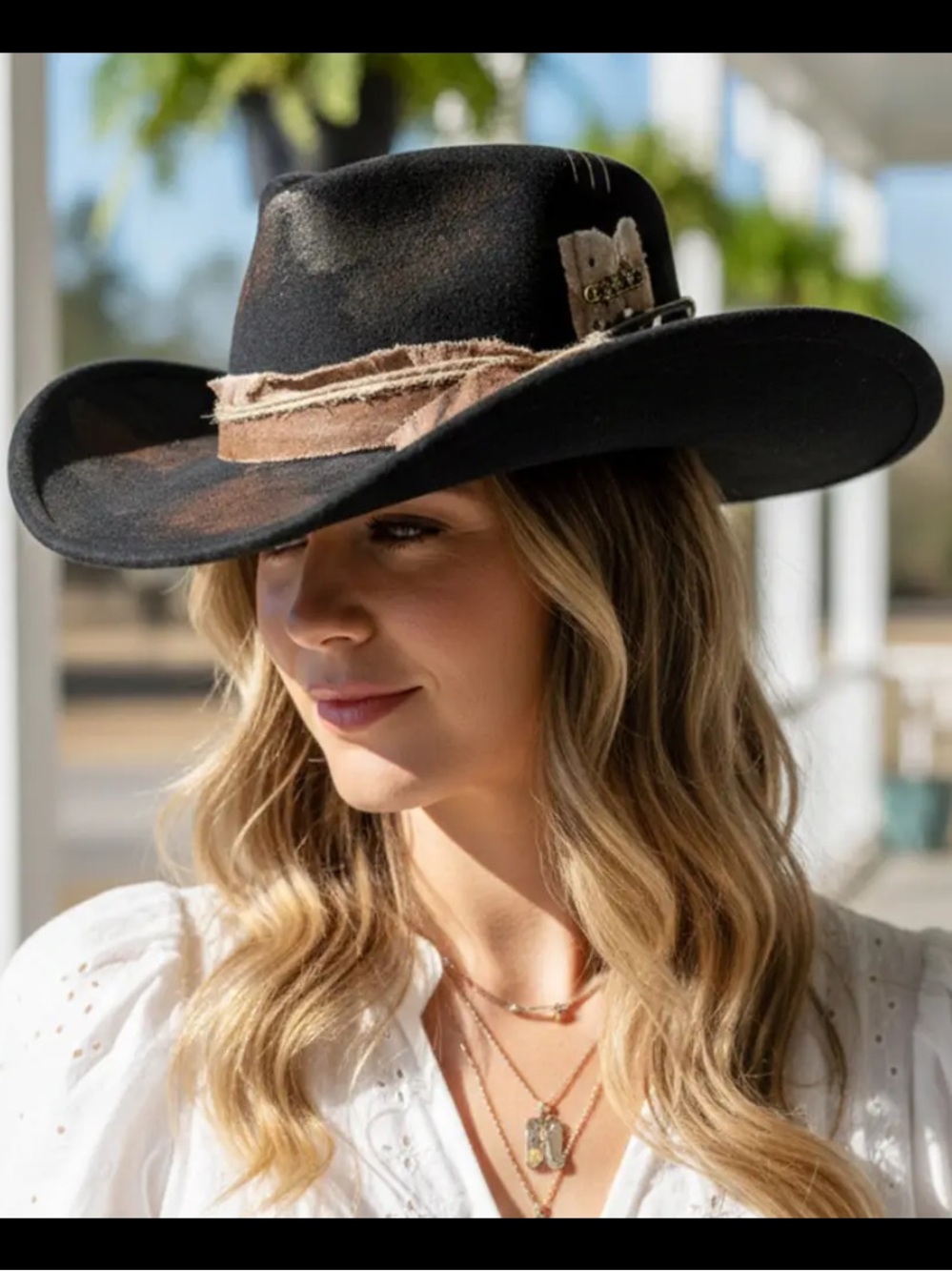 Feather Detail Leather
Western Hat